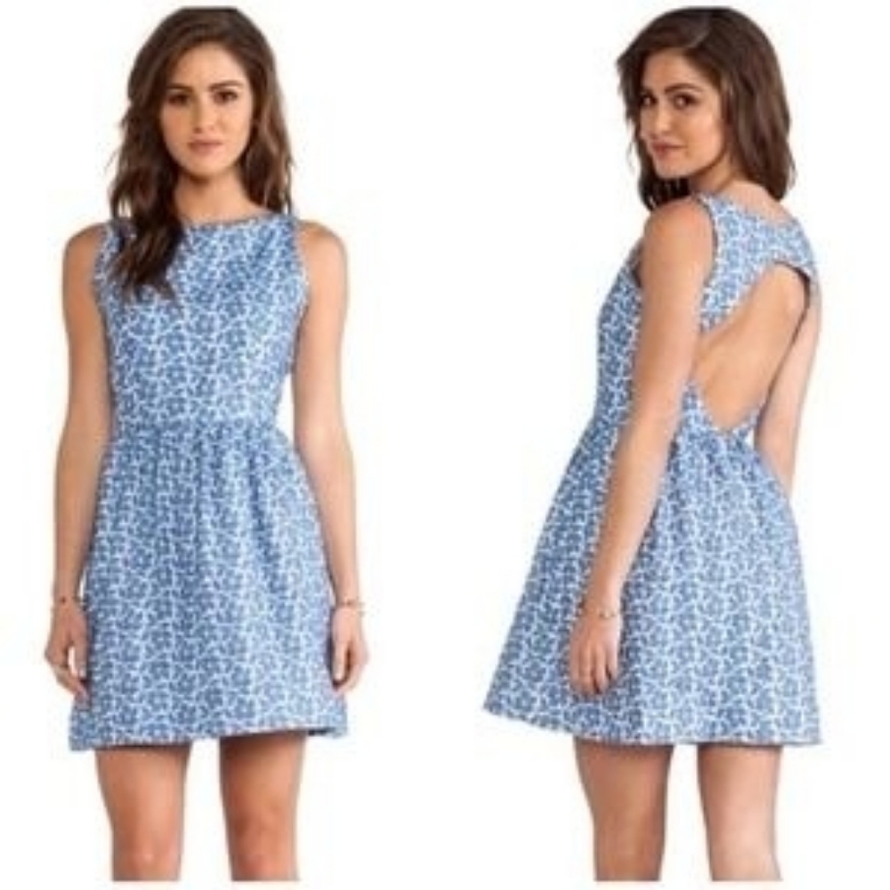 Alice + Olivia Lillyanne puff skirt mini dress in blue Size Small